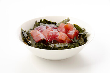 まぐろの漬け丼（キハダマグロ）