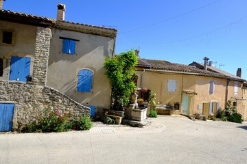Fototapeta na wymiar village chantemerle lès grignan commune de grignan drôme france
