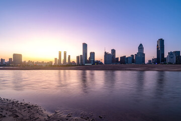 Naklejka premium city skyline at night
