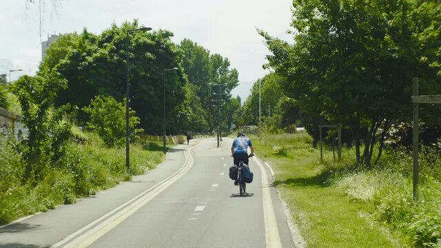 v&eacute;lo, piste cyclable, bicyclette, deux roue, skate, &eacute;t&eacute;, grenoble, nature, fleure, beau temps, ligne jaune, dessin v&eacute;lo, route, asphalte, autoroute, ligne, rue, voie, voyage, ciel, gazon, vert, paysag