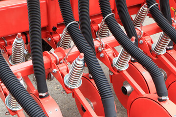 Image of metal springs. Row drill