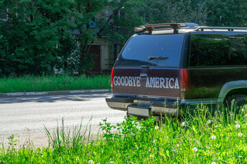 goodbye america the inscription on the leaving car