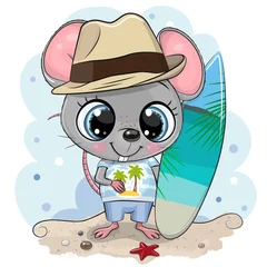Photo sur Plexiglas Chambre d enfant Garçon de souris avec une planche de surf sur la plage