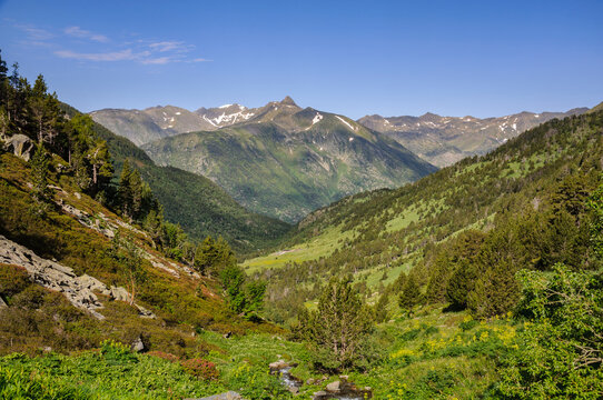 Sorteny Valley, seen from the way up to the Pic de la Serrera (Andorra, Pyrenees)