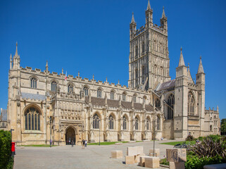 Gloucester cathedral - Cathedral Church of St Peter and the Holy and Indivisible Trinity, in Gloucester, England - obrazy, fototapety, plakaty