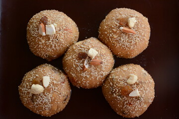 sweet dish churma na ladoo