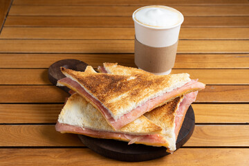 cafe con leche con tostados