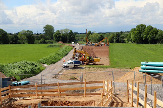 Verlegung einer neuen Erdgasleitung durch die Erftaue
