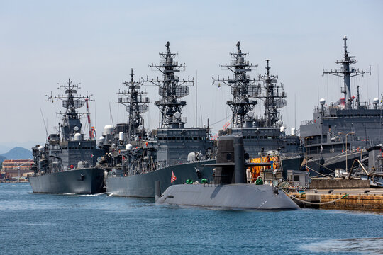 護衛艦」の写真素材 | 4,391件の無料イラスト画像 | Adobe Stock