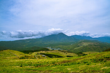 Fototapeta na wymiar 車山　山頂からの風景　白樺湖　蓼科山