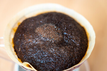 蒸らし中のコーヒー