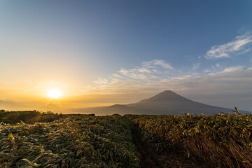 竜ヶ岳からの朝日