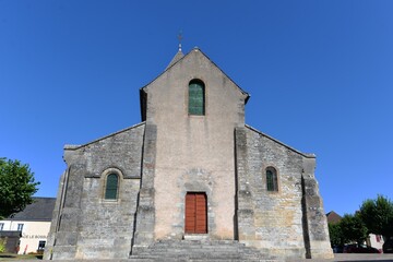 Fototapeta na wymiar Eglise de Rouy dans la Nièvre en Bourgogne-Franche-Comté