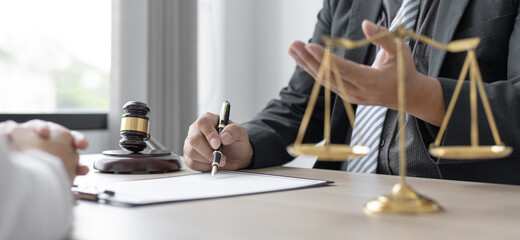 Attorney or judge provides legal advice to the client in the courtroom, Ethics in the courts include justice and impartiality, legal consultant, scales of justice, law hammer, Litigation and justice. - obrazy, fototapety, plakaty