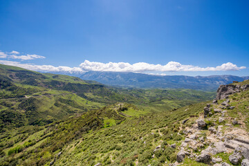 Naklejka premium Beautiful landscape on mountain with nice sky