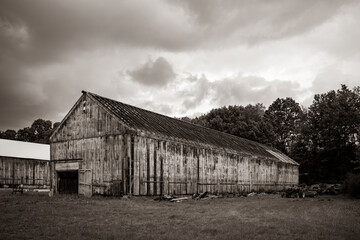 Experience the Inside of an Old Tobacco Barn