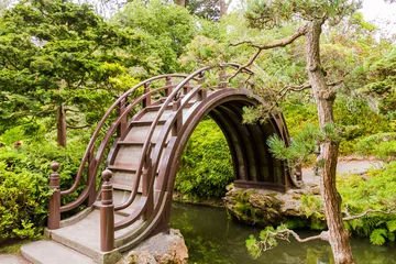 Foto auf Acrylglas Wooden bridge in Japanese Tea Garden, San Francisco © Mirko