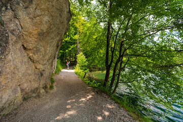 Wanderweg am Hechtsee bei Kufstein in Tirol Österreich