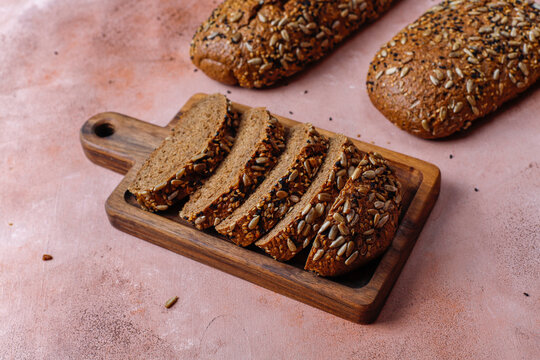 Fresh bread with sunflower seeds, sesame seeds and flax seeds.