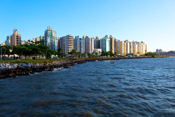 Obraz premium Buildings at sunset on the north sea avenue Florianópolis de Santa Catarina, Brazil, florianopolis
