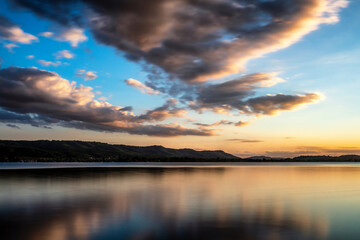 Naklejka premium Traumhafter Sommer Abend am schönen Bodensee Sommer Ferien 