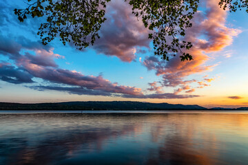Fototapeta na wymiar Pastell Farben beim Sonnenuntergang am Bodensee Sommer 