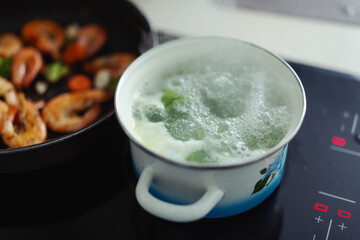 Boiling pot on the electric oven