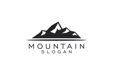 Fototapeta na wymiar Mountain / travel / adventure hipster logo design inspiration