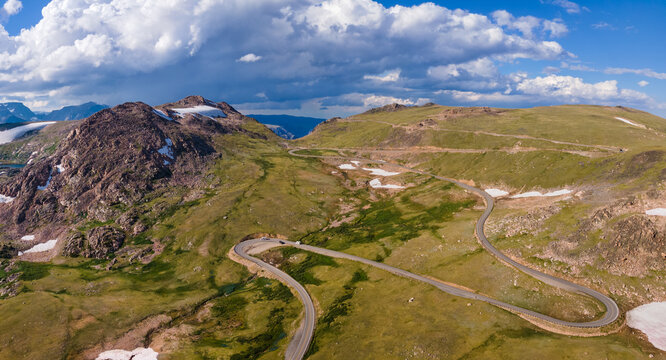 Beartooth Highway winding scenic drive - vista of the pass 