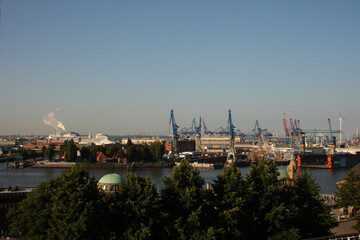 Fototapeta na wymiar Hamburg Hafen - Hamburg Harbour