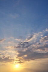 朝焼け雲と太陽