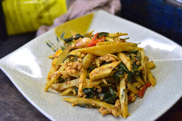 Stri fried pre boiled bamboo shoot and minced pork