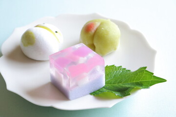 6月イメージ 和菓子 蛍 梅の実 紫陽花