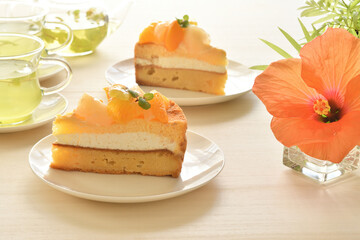 フルーツのケーキ  　ハーブティー
