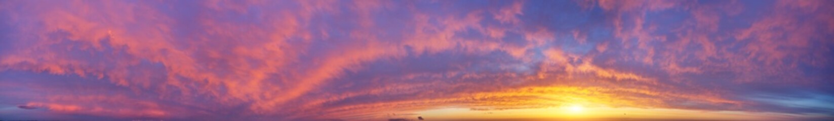 Fototapeta na wymiar Big hi-resolution sunset panorama.