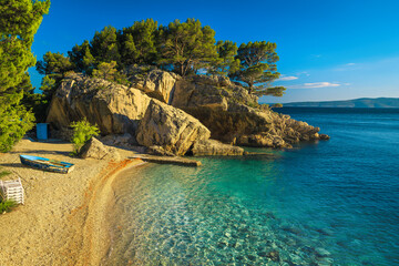 Spectacular seashore with cliffs and clean sea, Brela, Dalmatia, Croatia - obrazy, fototapety, plakaty
