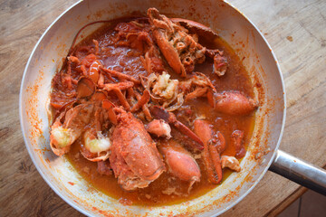 lobster sauce in alluminium pan