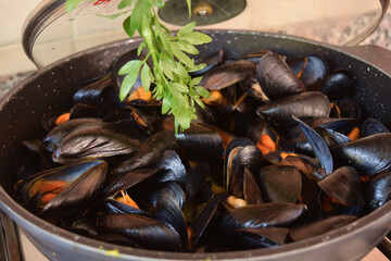 peppered mussels just cooked