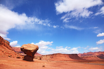 Fototapeta na wymiar The desert of stone of red sandstone