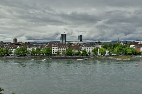 Kleinbasel unter Wolken