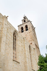 Fototapeta na wymiar Edificación religiosa de estilo románico gótico en la población de Sant Cugat en Barcelona.