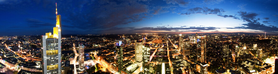 Fototapeta na wymiar Frankfurt Panorama bei Nacht