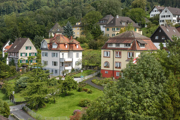 Fototapeta na wymiar Casas residenciales en la ciudad de Bregenz junto al lago de Constanza en Austria