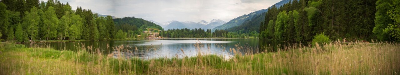 Schwarzsee bei Kitzbühel Panorama mit großer Baustelle