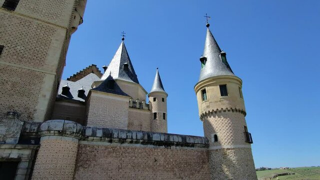 Vista del majestuoso real alc&aacute;zar de Segovia, Espa&ntilde;a