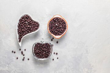 Many delicious milk chocolate chips.