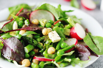 Green salad with asparagus and radish
