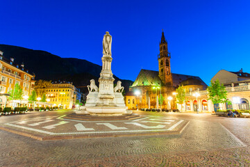 Naklejka premium Waltherplatz main square in Bolzano