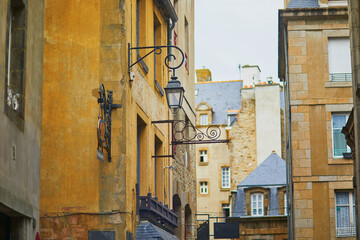 Fototapeta na wymiar Street of Saint-Malo Intra-Muros in Brittany, France