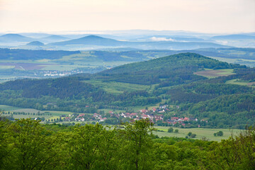 Fototapeta na wymiar Blick von der Roßberg Kanzel ins Ulstertal und in die Kuppen der Rhön